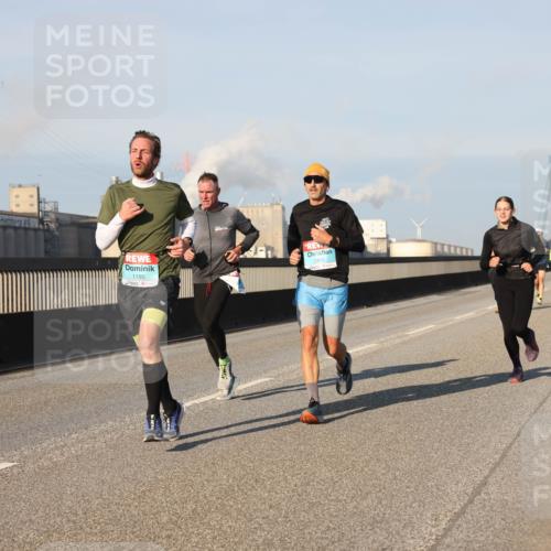 03.10.2025 - Köhlbrandbrückenlauf Lena Gebhardt http://msf.ph/oto/9112080 03.10.2025 09:42:15 Position 2 1180, 3414 meine-sportfotos.de