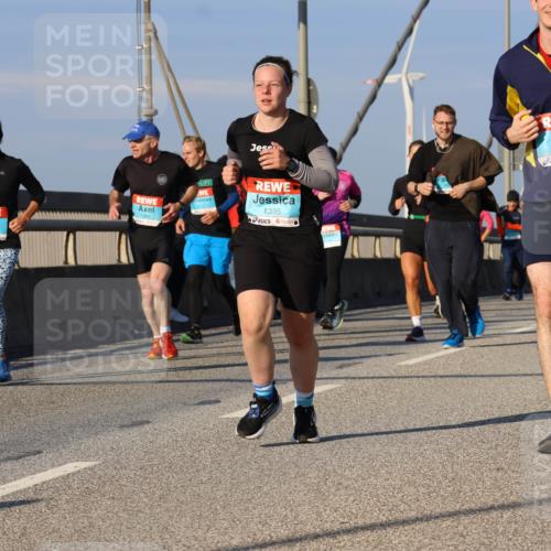 03.10.2025 - Köhlbrandbrückenlauf Strokosch-Dieckow http://msf.ph/oto/9112082 03.10.2025 09:45:15 Position 2 1369, 1335, 1849 meine-sportfotos.de