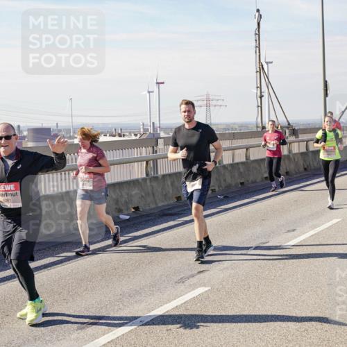 03.10.2025 - Köhlbrandbrückenlauf Michael Burmester http://msf.ph/oto/9112083 03.10.2025 12:54:17 Position 2 6261 meine-sportfotos.de