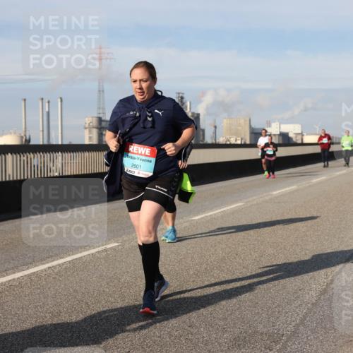 03.10.2025 - Köhlbrandbrückenlauf Lena Gebhardt http://msf.ph/oto/9112089 03.10.2025 10:15:49 Position 2 2501 meine-sportfotos.de