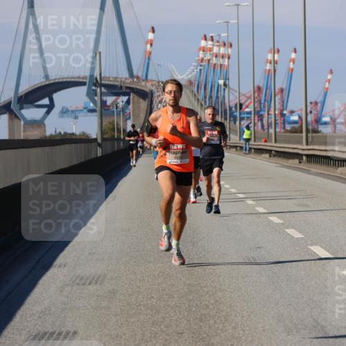 03.10.2025 - Köhlbrandbrückenlauf Strokosch-Dieckow http://msf.ph/oto/9112093 03.10.2025 12:40:54 Position 3 4019 meine-sportfotos.de