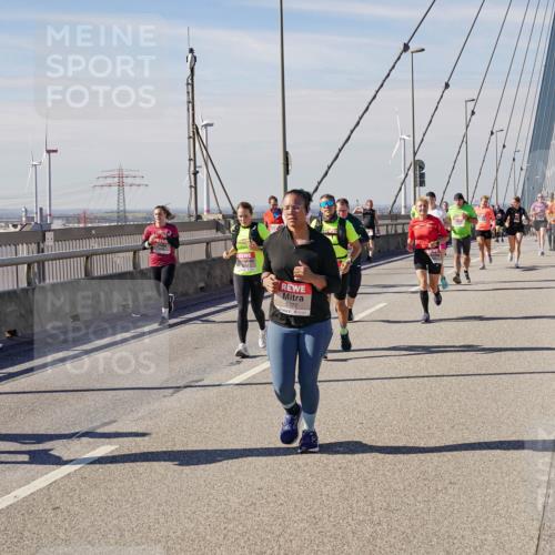 03.10.2025 - Köhlbrandbrückenlauf Michael Burmester http://msf.ph/oto/9112107 03.10.2025 12:54:18 Position 2 5377 meine-sportfotos.de