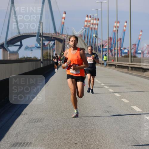 03.10.2025 - Köhlbrandbrückenlauf Strokosch-Dieckow http://msf.ph/oto/9112111 03.10.2025 12:40:54 Position 3 40 meine-sportfotos.de