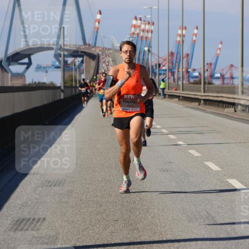 03.10.2025 - Köhlbrandbrückenlauf Strokosch-Dieckow http://msf.ph/oto/9112119 03.10.2025 12:40:55 Position 3 4019 meine-sportfotos.de