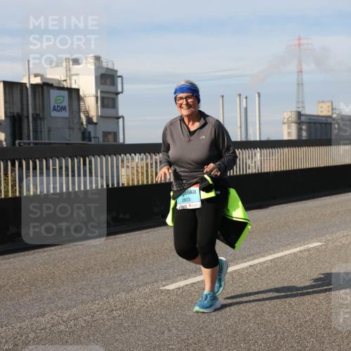03.10.2025 - Köhlbrandbrückenlauf Lena Gebhardt http://msf.ph/oto/9112124 03.10.2025 10:15:51 Position 2 2603 meine-sportfotos.de