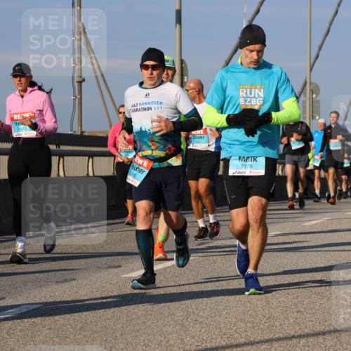 03.10.2025 - Köhlbrandbrückenlauf Strokosch-Dieckow http://msf.ph/oto/9112127 03.10.2025 09:45:20 Position 2 1473, 3280, 1567, 2776 meine-sportfotos.de