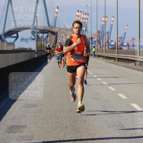 03.10.2025 - Köhlbrandbrückenlauf Strokosch-Dieckow http://msf.ph/oto/9112132 03.10.2025 12:40:55 Position 3 4019 meine-sportfotos.de