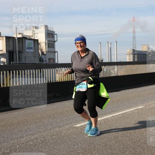 03.10.2025 - Köhlbrandbrückenlauf Lena Gebhardt http://msf.ph/oto/9112134 03.10.2025 10:15:51 Position 2 2603 meine-sportfotos.de
