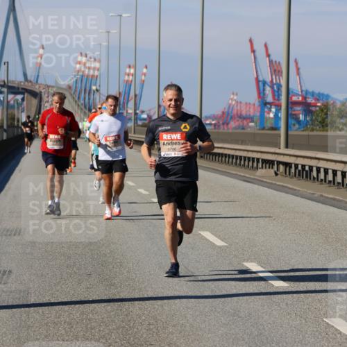 03.10.2025 - Köhlbrandbrückenlauf Strokosch-Dieckow http://msf.ph/oto/9112138 03.10.2025 12:41:01 Position 3 5786 meine-sportfotos.de
