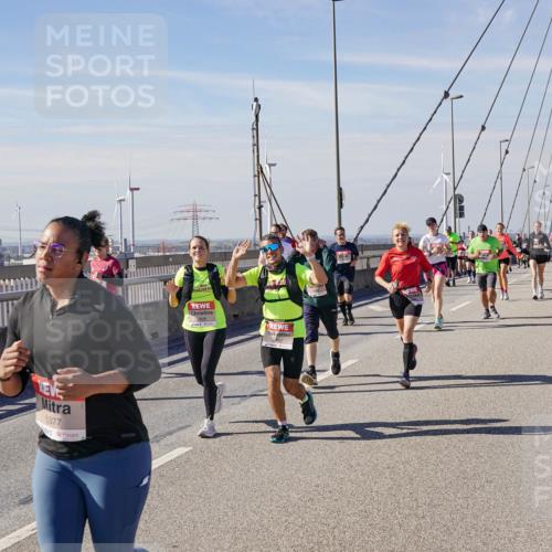 03.10.2025 - Köhlbrandbrückenlauf Michael Burmester http://msf.ph/oto/9112139 03.10.2025 12:54:19 Position 2 5377 meine-sportfotos.de