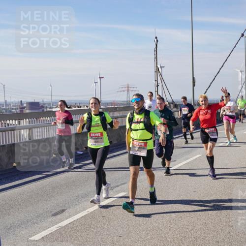 03.10.2025 - Köhlbrandbrückenlauf Michael Burmester http://msf.ph/oto/9112147 03.10.2025 12:54:20 Position 2  meine-sportfotos.de