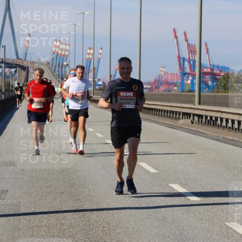 03.10.2025 - Köhlbrandbrückenlauf Strokosch-Dieckow http://msf.ph/oto/9112148 03.10.2025 12:41:01 Position 3 5786 meine-sportfotos.de