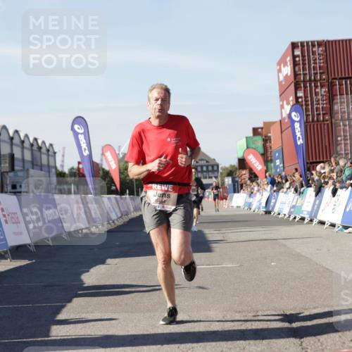 03.10.2025 - Köhlbrandbrückenlauf Jannik Wohlers http://msf.ph/oto/9112152 03.10.2025 13:00:53 Ziel 4018, 4069, 4177, 4820, 6042, 6464, 6525 meine-sportfotos.de