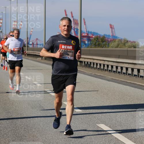 03.10.2025 - Köhlbrandbrückenlauf Strokosch-Dieckow http://msf.ph/oto/9112154 03.10.2025 12:41:02 Position 3 5786 meine-sportfotos.de