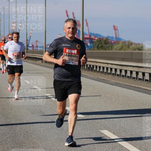 03.10.2025 - Köhlbrandbrückenlauf Strokosch-Dieckow http://msf.ph/oto/9112159 03.10.2025 12:41:02 Position 3 5786 meine-sportfotos.de