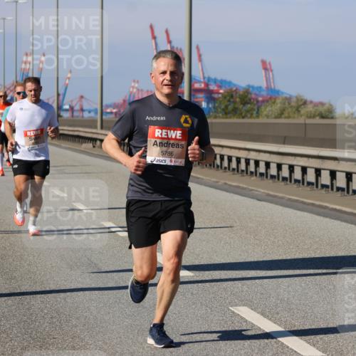 03.10.2025 - Köhlbrandbrückenlauf Strokosch-Dieckow http://msf.ph/oto/9112164 03.10.2025 12:41:03 Position 3 4142, 5786 meine-sportfotos.de