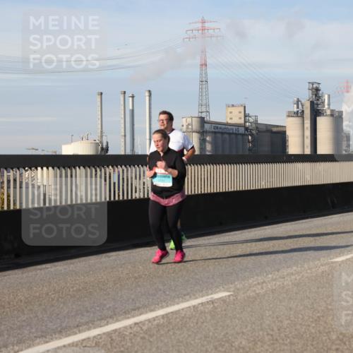 03.10.2025 - Köhlbrandbrückenlauf Lena Gebhardt http://msf.ph/oto/9112175 03.10.2025 10:15:55 Position 2  meine-sportfotos.de