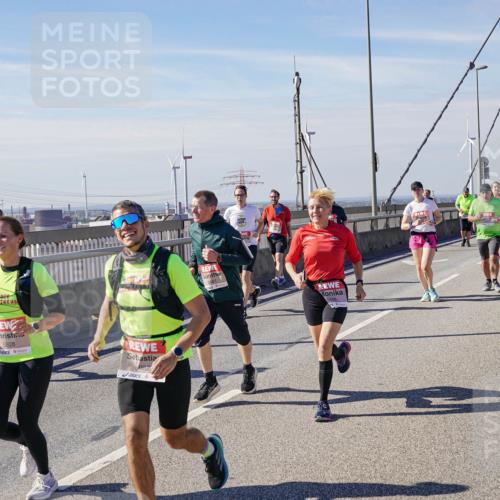 03.10.2025 - Köhlbrandbrückenlauf Michael Burmester http://msf.ph/oto/9112179 03.10.2025 12:54:21 Position 2 5928, 982 meine-sportfotos.de
