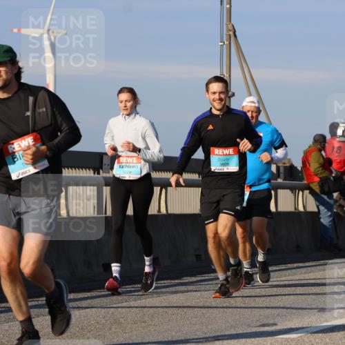 03.10.2025 - Köhlbrandbrückenlauf Strokosch-Dieckow http://msf.ph/oto/9112182 03.10.2025 09:45:28 Position 2 1229, 3808 meine-sportfotos.de