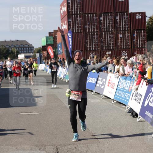 03.10.2025 - Köhlbrandbrückenlauf Jannik Wohlers http://msf.ph/oto/9112183 03.10.2025 13:31:07 Ziel 4734, 5185, 5206, 5349, 5938, 6375 meine-sportfotos.de