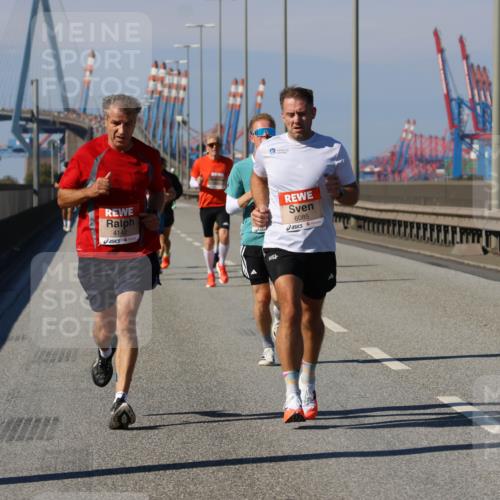 03.10.2025 - Köhlbrandbrückenlauf Strokosch-Dieckow http://msf.ph/oto/9112184 03.10.2025 12:41:04 Position 3 4142, 6085 meine-sportfotos.de