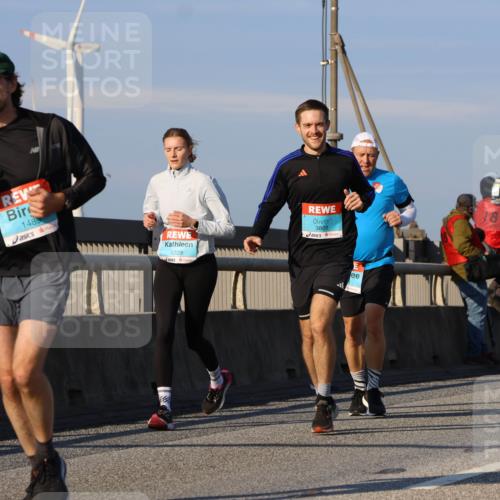 03.10.2025 - Köhlbrandbrückenlauf Strokosch-Dieckow http://msf.ph/oto/9112186 03.10.2025 09:45:29 Position 2 1489, 1229, 3808 meine-sportfotos.de