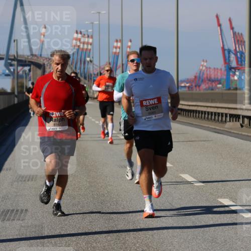 03.10.2025 - Köhlbrandbrückenlauf Strokosch-Dieckow http://msf.ph/oto/9112197 03.10.2025 12:41:04 Position 3 4142, 6085 meine-sportfotos.de