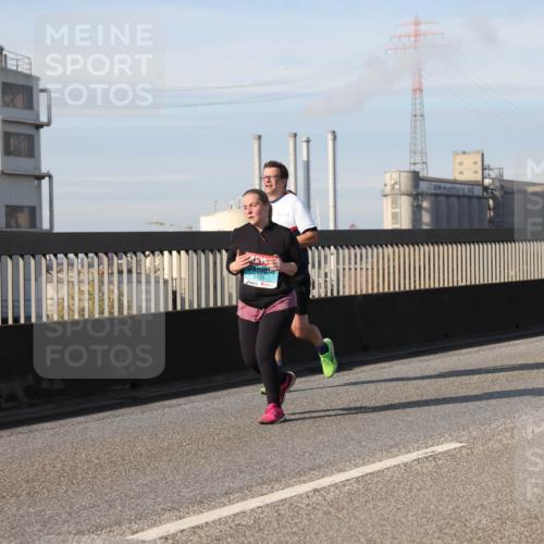 03.10.2025 - Köhlbrandbrückenlauf Lena Gebhardt http://msf.ph/oto/9112206 03.10.2025 10:15:56 Position 2 3131 meine-sportfotos.de