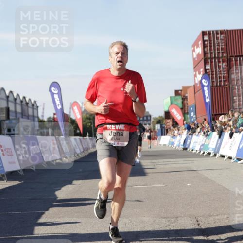 03.10.2025 - Köhlbrandbrückenlauf Jannik Wohlers http://msf.ph/oto/9112210 03.10.2025 13:00:53 Ziel 4018, 4069, 4177, 4820, 6042, 6464, 6525 meine-sportfotos.de