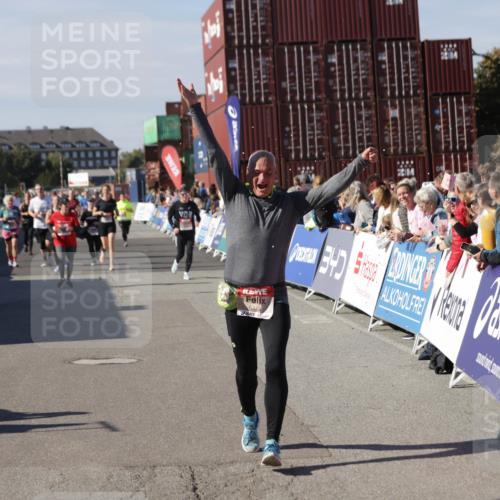 03.10.2025 - Köhlbrandbrückenlauf Jannik Wohlers http://msf.ph/oto/9112214 03.10.2025 13:31:07 Ziel 4734, 5185, 5206, 5349, 5938, 6375 meine-sportfotos.de