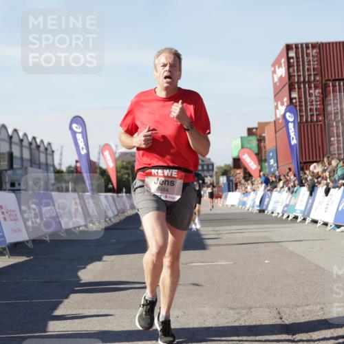 03.10.2025 - Köhlbrandbrückenlauf Jannik Wohlers http://msf.ph/oto/9112217 03.10.2025 13:00:53 Ziel 4018, 4069, 4177, 4820, 6042, 6464, 6525 meine-sportfotos.de