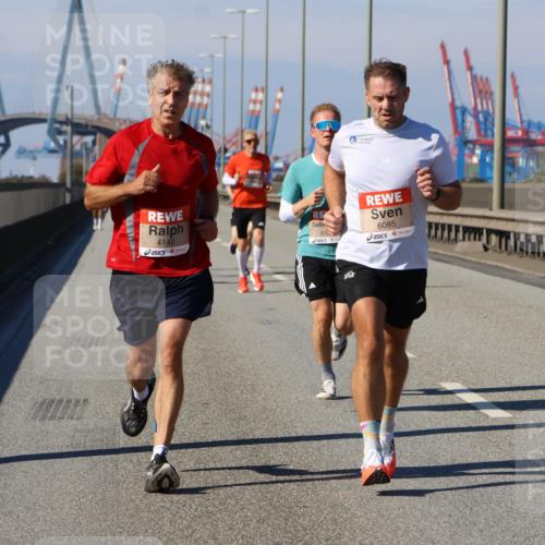 03.10.2025 - Köhlbrandbrückenlauf Strokosch-Dieckow http://msf.ph/oto/9112219 03.10.2025 12:41:05 Position 3 4142, 6085 meine-sportfotos.de