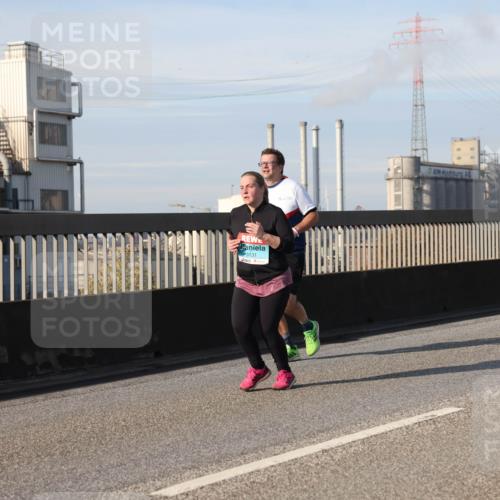 03.10.2025 - Köhlbrandbrückenlauf Lena Gebhardt http://msf.ph/oto/9112225 03.10.2025 10:15:56 Position 2 3131 meine-sportfotos.de