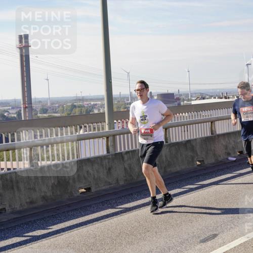 03.10.2025 - Köhlbrandbrückenlauf Michael Burmester http://msf.ph/oto/9112229 03.10.2025 12:54:23 Position 2 5578 meine-sportfotos.de