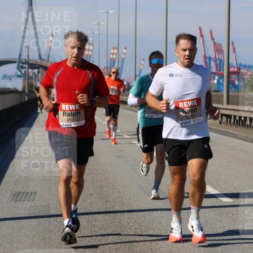 03.10.2025 - Köhlbrandbrückenlauf Strokosch-Dieckow http://msf.ph/oto/9112238 03.10.2025 12:41:06 Position 3 4142, 4155, 6085 meine-sportfotos.de