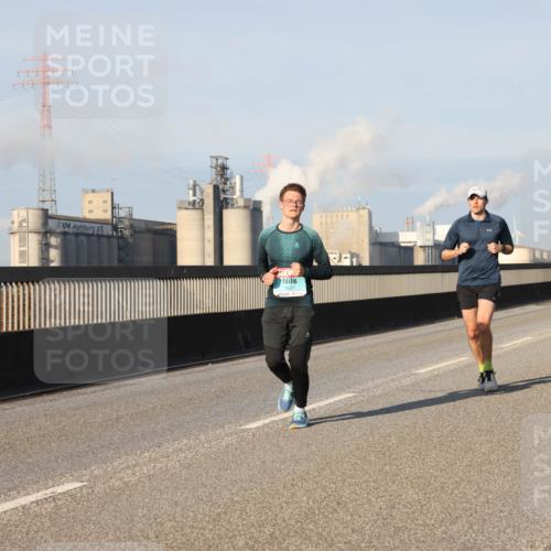 03.10.2025 - Köhlbrandbrückenlauf Lena Gebhardt http://msf.ph/oto/9112240 03.10.2025 09:42:21 Position 2 1027 meine-sportfotos.de