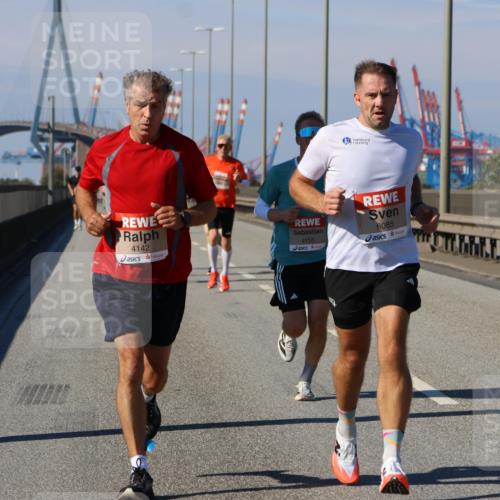 03.10.2025 - Köhlbrandbrückenlauf Strokosch-Dieckow http://msf.ph/oto/9112243 03.10.2025 12:41:06 Position 3 4155, 6085, 4142 meine-sportfotos.de