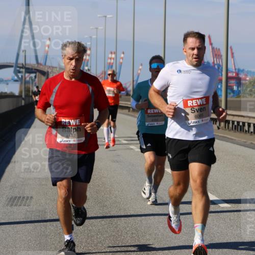 03.10.2025 - Köhlbrandbrückenlauf Strokosch-Dieckow http://msf.ph/oto/9112246 03.10.2025 12:41:06 Position 3 4142, 4155, 6085 meine-sportfotos.de