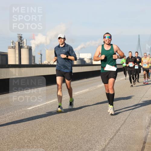03.10.2025 - Köhlbrandbrückenlauf Lena Gebhardt http://msf.ph/oto/9112289 03.10.2025 09:42:23 Position 2 1027 meine-sportfotos.de