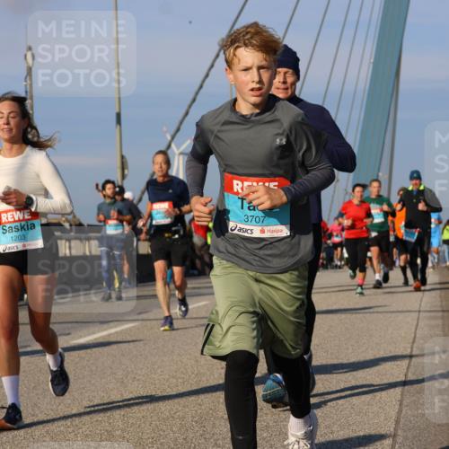 03.10.2025 - Köhlbrandbrückenlauf Strokosch-Dieckow http://msf.ph/oto/9112297 03.10.2025 09:45:37 Position 2 1203, 3707 meine-sportfotos.de