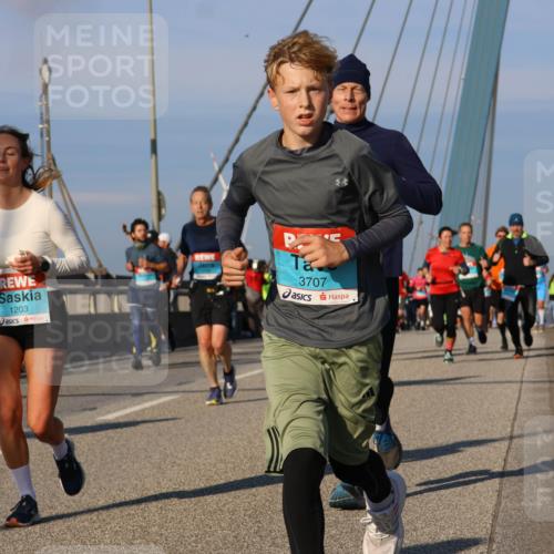 03.10.2025 - Köhlbrandbrückenlauf Strokosch-Dieckow http://msf.ph/oto/9112300 03.10.2025 09:45:37 Position 2 1203, 3707 meine-sportfotos.de