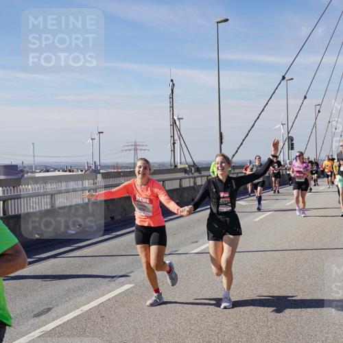 03.10.2025 - Köhlbrandbrückenlauf Michael Burmester http://msf.ph/oto/9112301 03.10.2025 12:54:26 Position 2 5235 meine-sportfotos.de