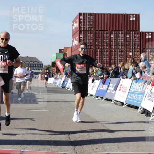 03.10.2025 - Köhlbrandbrückenlauf Jannik Wohlers http://msf.ph/oto/9112304 03.10.2025 13:00:57 Ziel 4069, 4177, 4407, 4425, 4512, 4820, 6042, 6464, 6525 meine-sportfotos.de