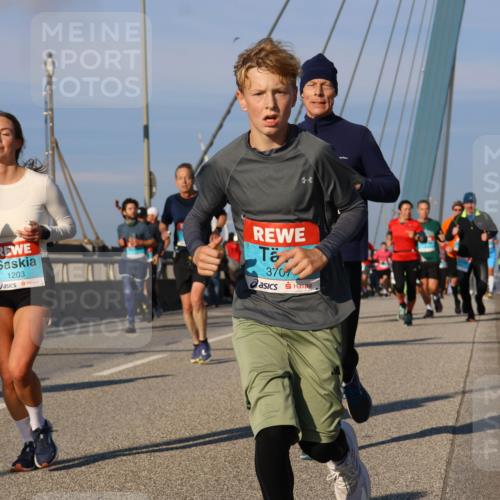 03.10.2025 - Köhlbrandbrückenlauf Strokosch-Dieckow http://msf.ph/oto/9112305 03.10.2025 09:45:37 Position 2 1203, 3707 meine-sportfotos.de