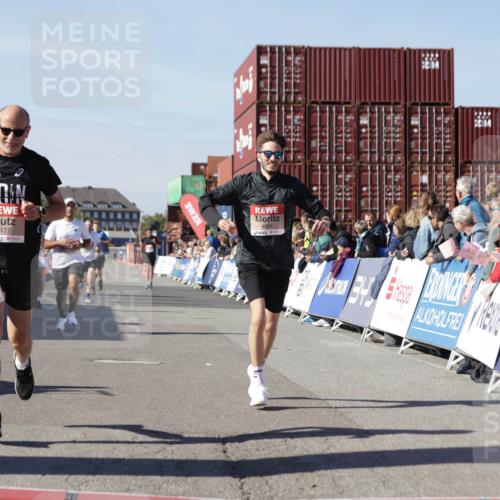 03.10.2025 - Köhlbrandbrückenlauf Jannik Wohlers http://msf.ph/oto/9112309 03.10.2025 13:00:57 Ziel 4069, 4177, 4407, 4425, 4512, 4820, 6042, 6464, 6525 meine-sportfotos.de