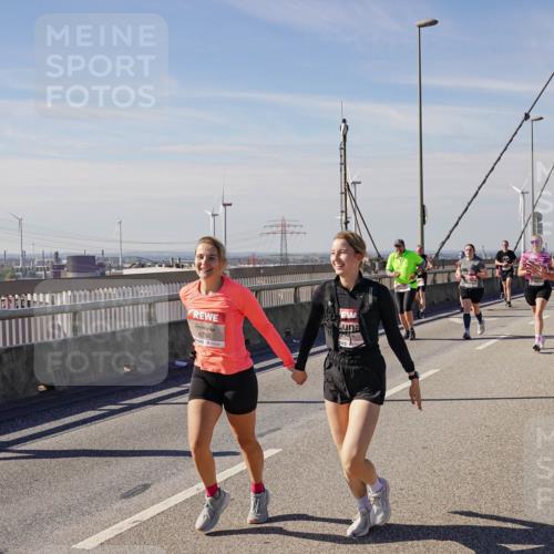 03.10.2025 - Köhlbrandbrückenlauf Michael Burmester http://msf.ph/oto/9112310 03.10.2025 12:54:26 Position 2 6756 meine-sportfotos.de