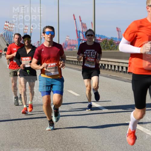 03.10.2025 - Köhlbrandbrückenlauf Strokosch-Dieckow http://msf.ph/oto/9112317 03.10.2025 12:41:12 Position 3 6804, 6422, 2015, 6333, 4040 meine-sportfotos.de