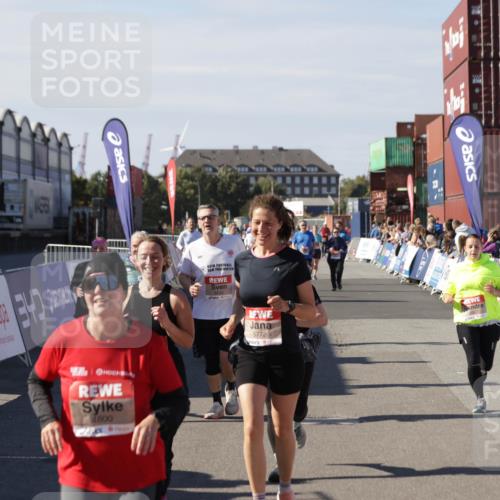 03.10.2025 - Köhlbrandbrückenlauf Jannik Wohlers http://msf.ph/oto/9112325 03.10.2025 13:31:15 Ziel 4800, 4967, 5030, 5310, 5362, 5378, 5772, 5773, 6242, 6243, 6375, 6559, 6731 meine-sportfotos.de