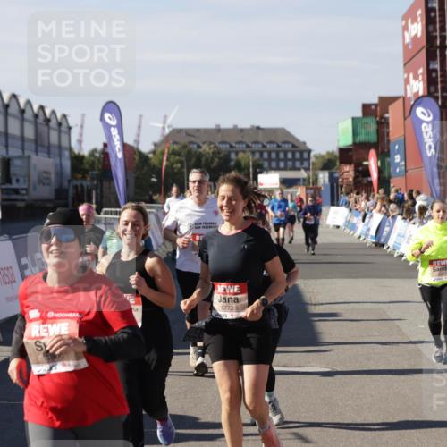 03.10.2025 - Köhlbrandbrückenlauf Jannik Wohlers http://msf.ph/oto/9112343 03.10.2025 13:31:15 Ziel 4800, 4967, 5030, 5310, 5362, 5378, 5772, 5773, 6242, 6243, 6375, 6559, 6731 meine-sportfotos.de