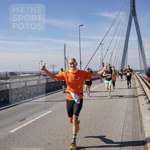 03.10.2025 - Köhlbrandbrückenlauf Michael Burmester http://msf.ph/oto/9112349 03.10.2025 12:54:28 Position 2  meine-sportfotos.de